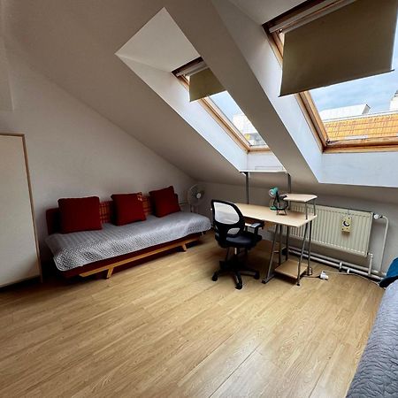 120 M2 Apartment In The Centre Of The Old Town ブラチスラヴァ エクステリア 写真
