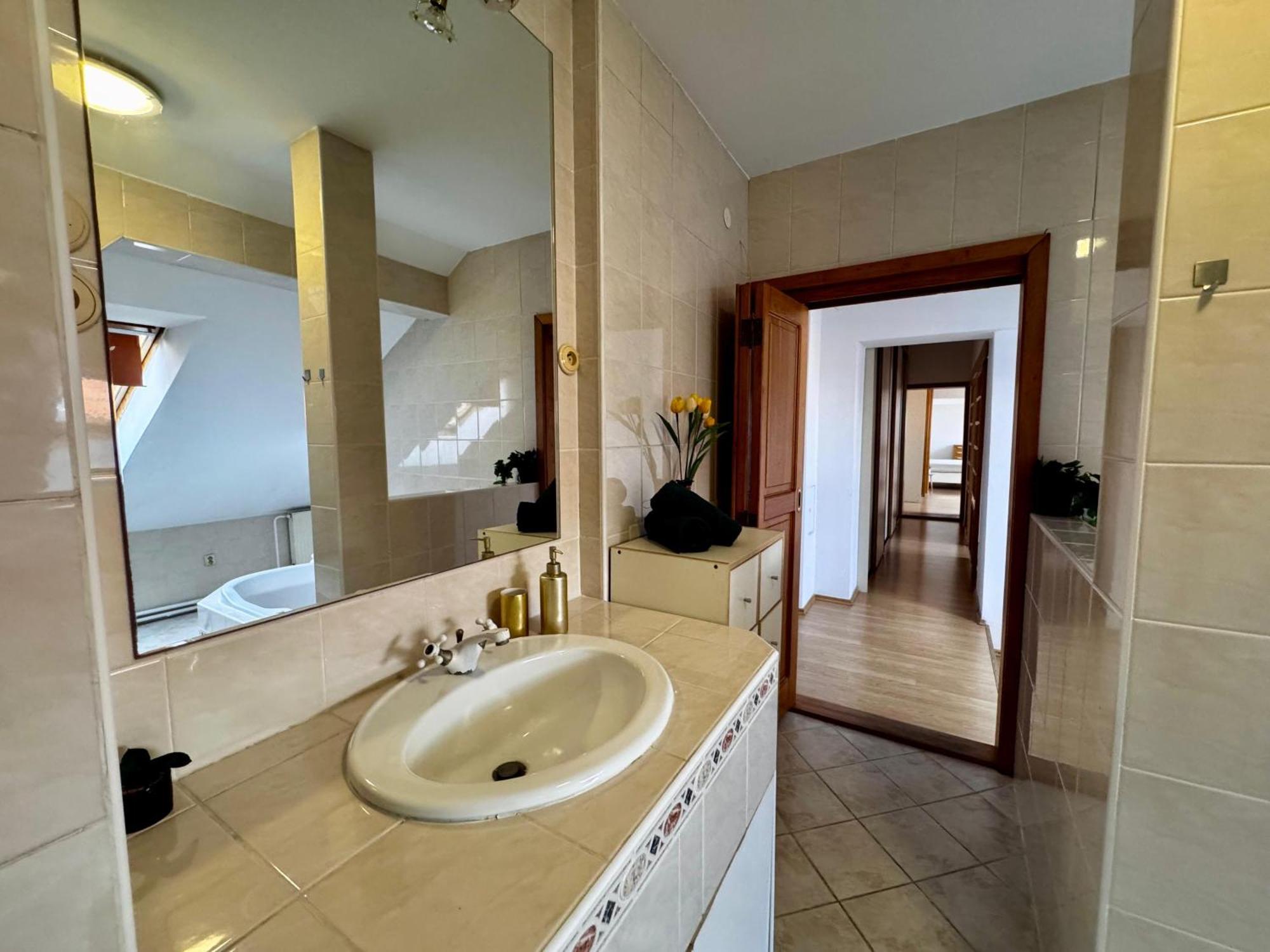 120 M2 Apartment In The Centre Of The Old Town ブラチスラヴァ エクステリア 写真
